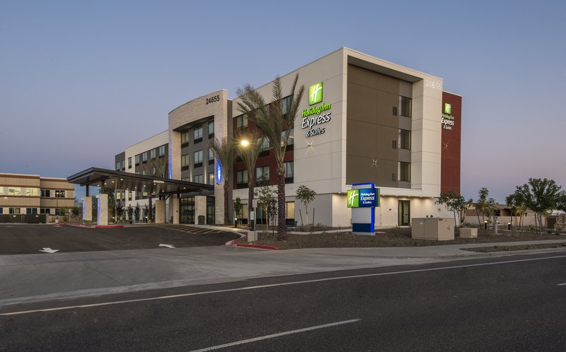 holiday inn express and sts phoenix n happy valley