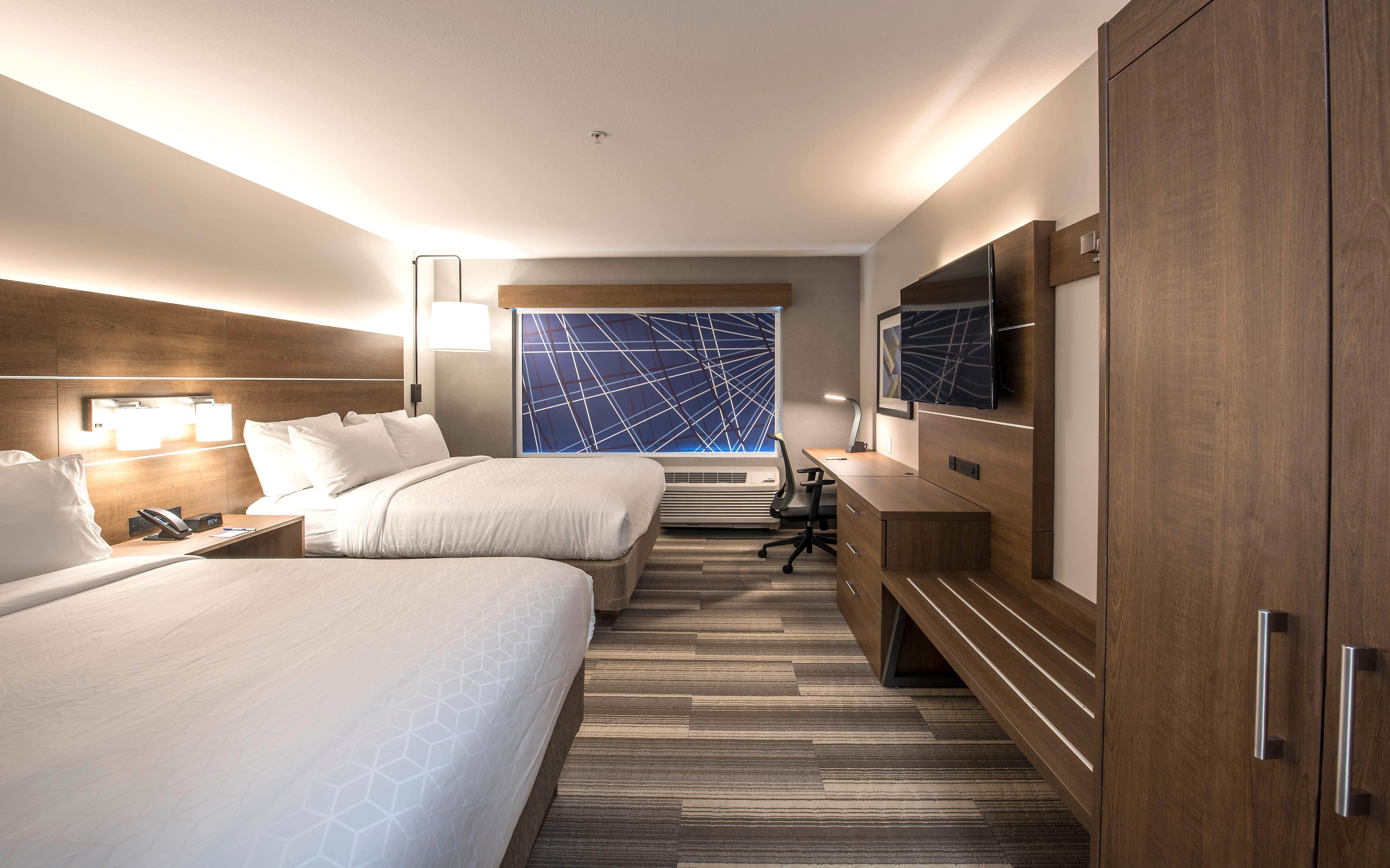 holiday inn express and sts phoenix n happy valley
