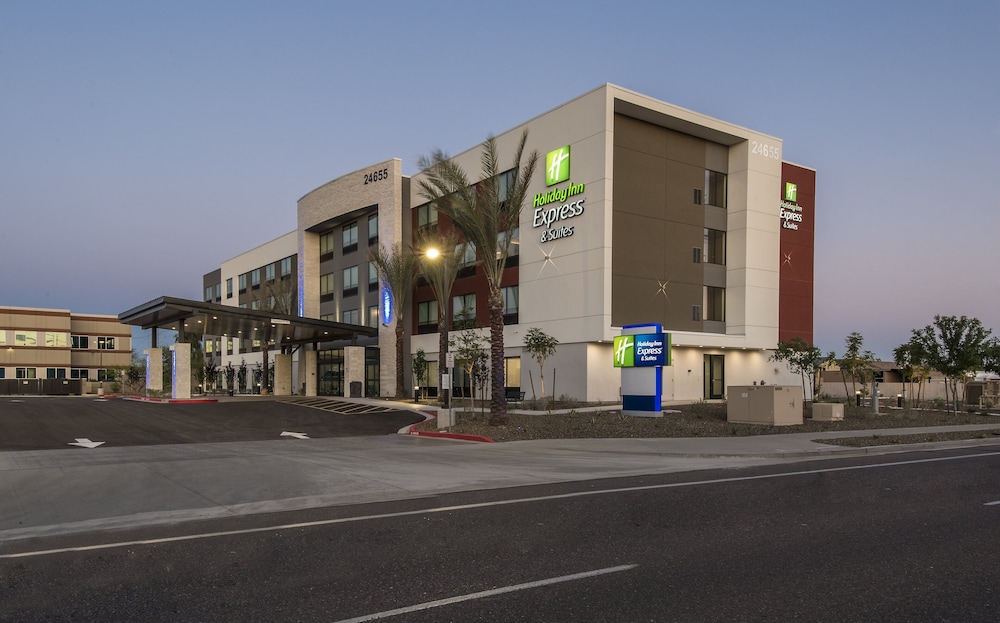 holiday inn express and sts phoenix n happy valley