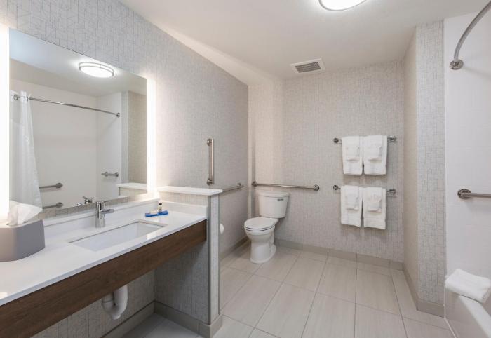 holiday inn express and sts phoenix n happy valley