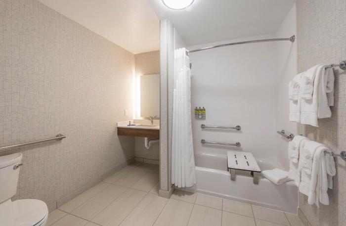 holiday inn express and sts phoenix n happy valley