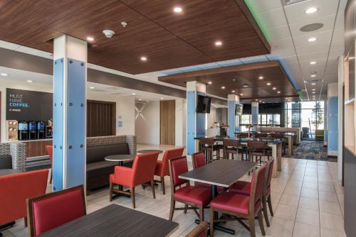 holiday inn express and sts phoenix n happy valley