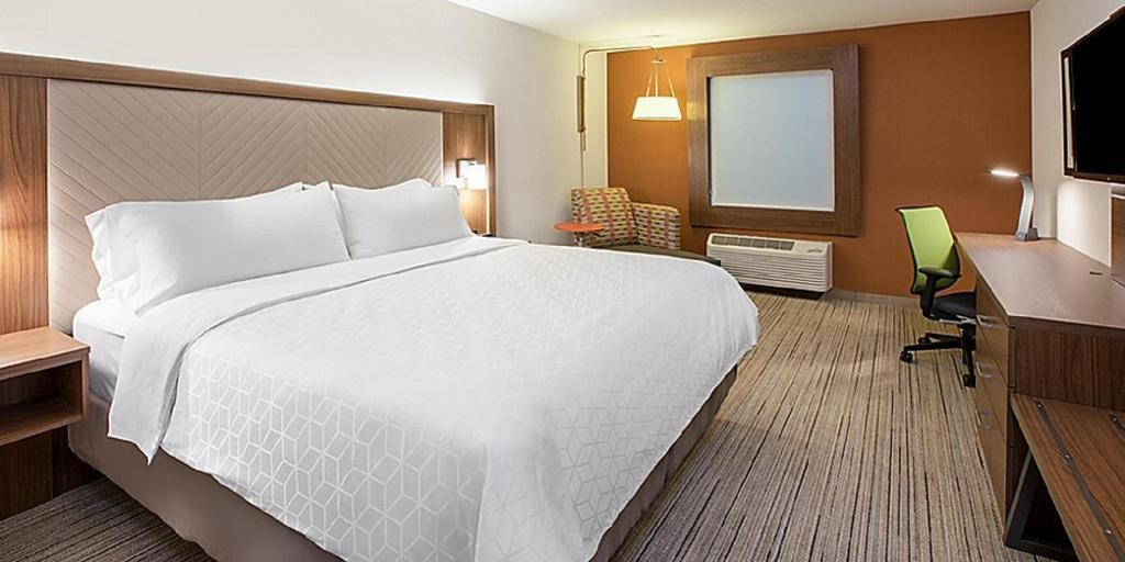 holiday inn express and suites kingfisher an ihg hotel