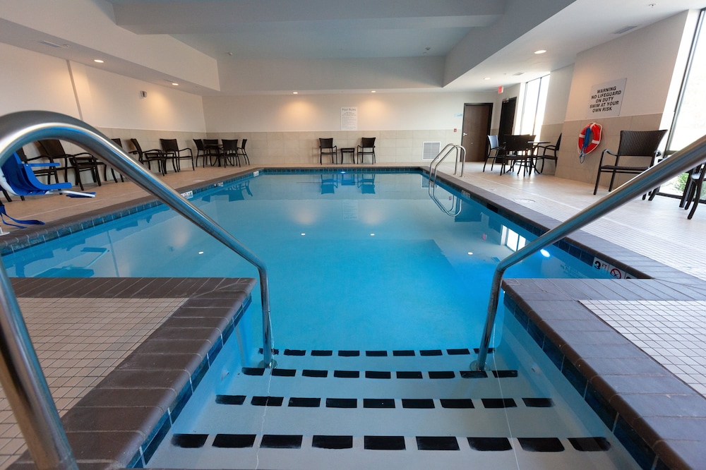 holiday inn express and suites kingfisher an ihg hotel