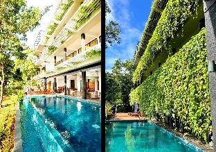 the lake forest hotel