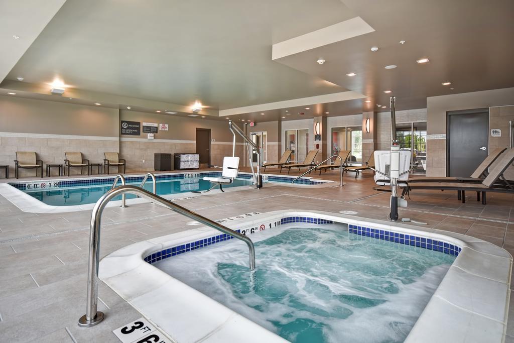 hilton garden inn lansing west