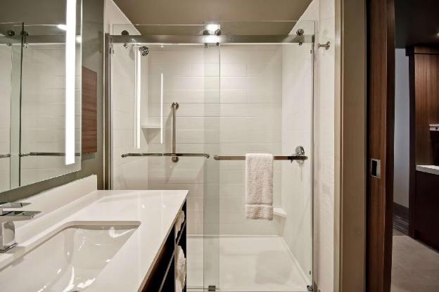 hilton garden inn lansing west