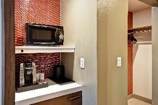 hilton garden inn lansing west