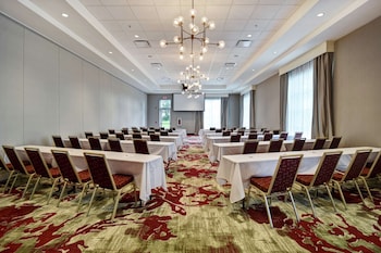 hilton garden inn lansing west