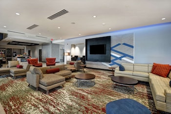 hilton garden inn lansing west