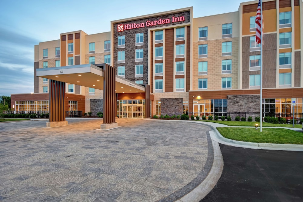 hilton garden inn lansing west