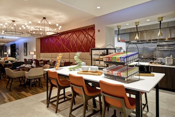 hilton garden inn lansing west