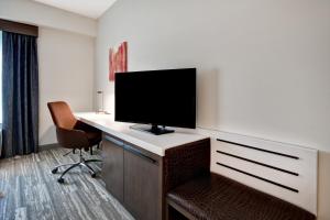 hilton garden inn lansing west