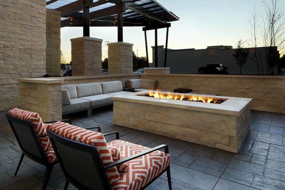 springhill suites by marriott columbus easton area
