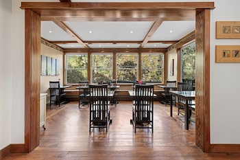 The Grand Idyllwild Lodge,,4 star