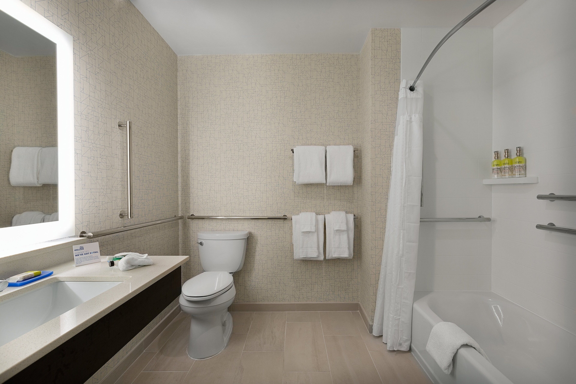 holiday inn express and suites fayetteville south an ihg hotel