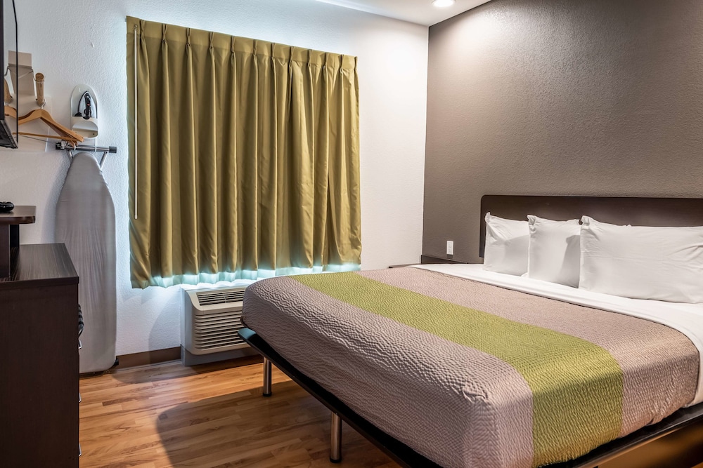 studio 6 lake charles la