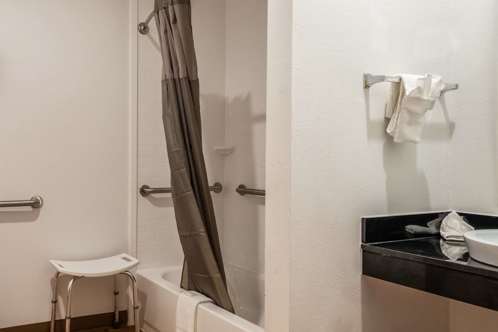 studio 6 lake charles la