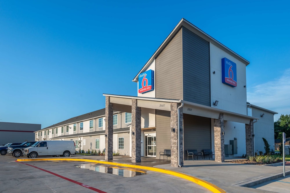 studio 6 lake charles la