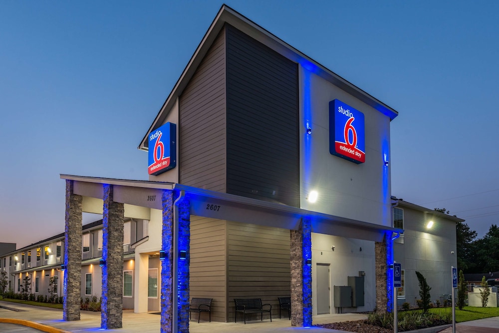 studio 6 lake charles la