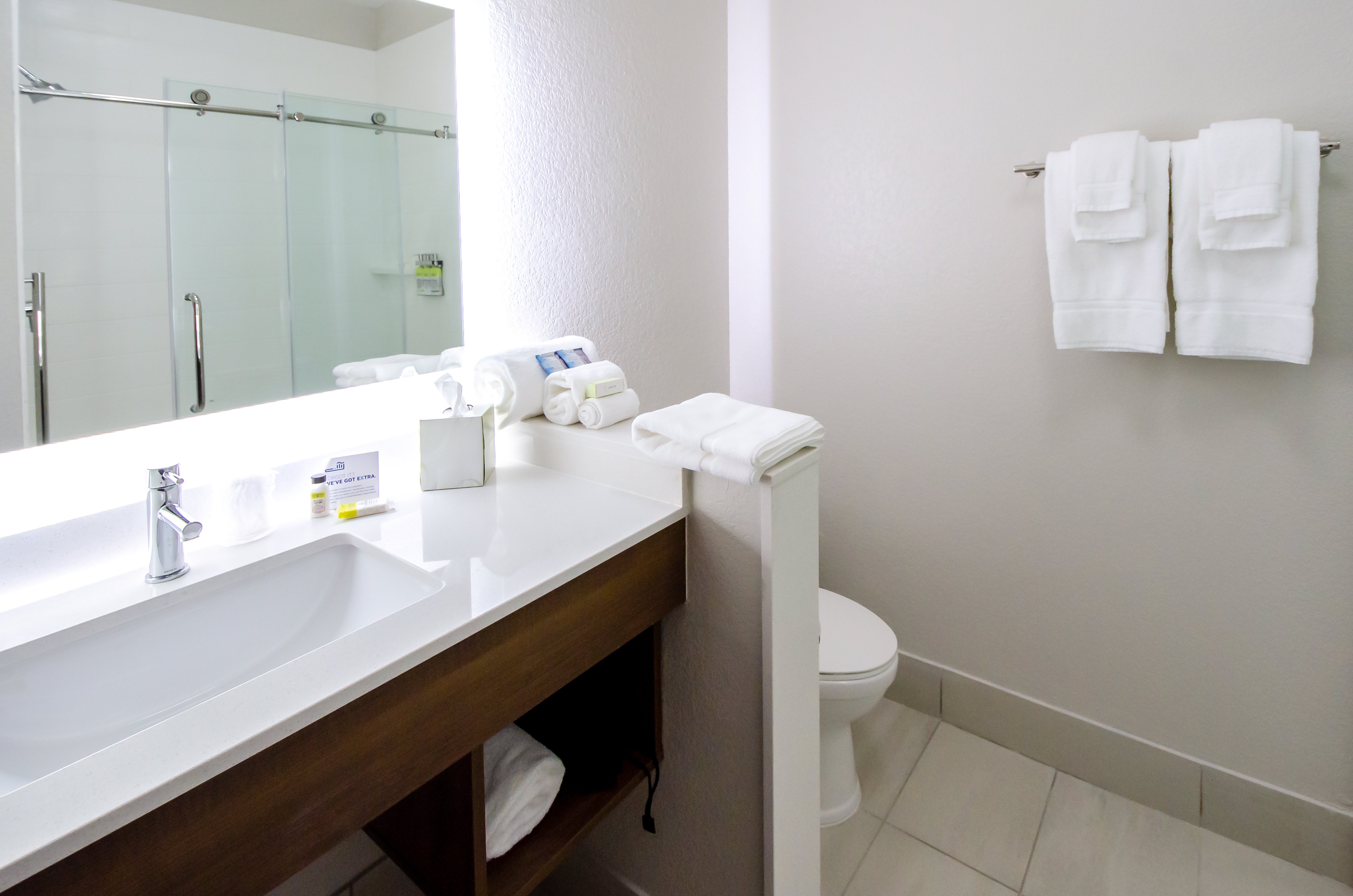 holiday inn express and suites taylor an ihg hotel