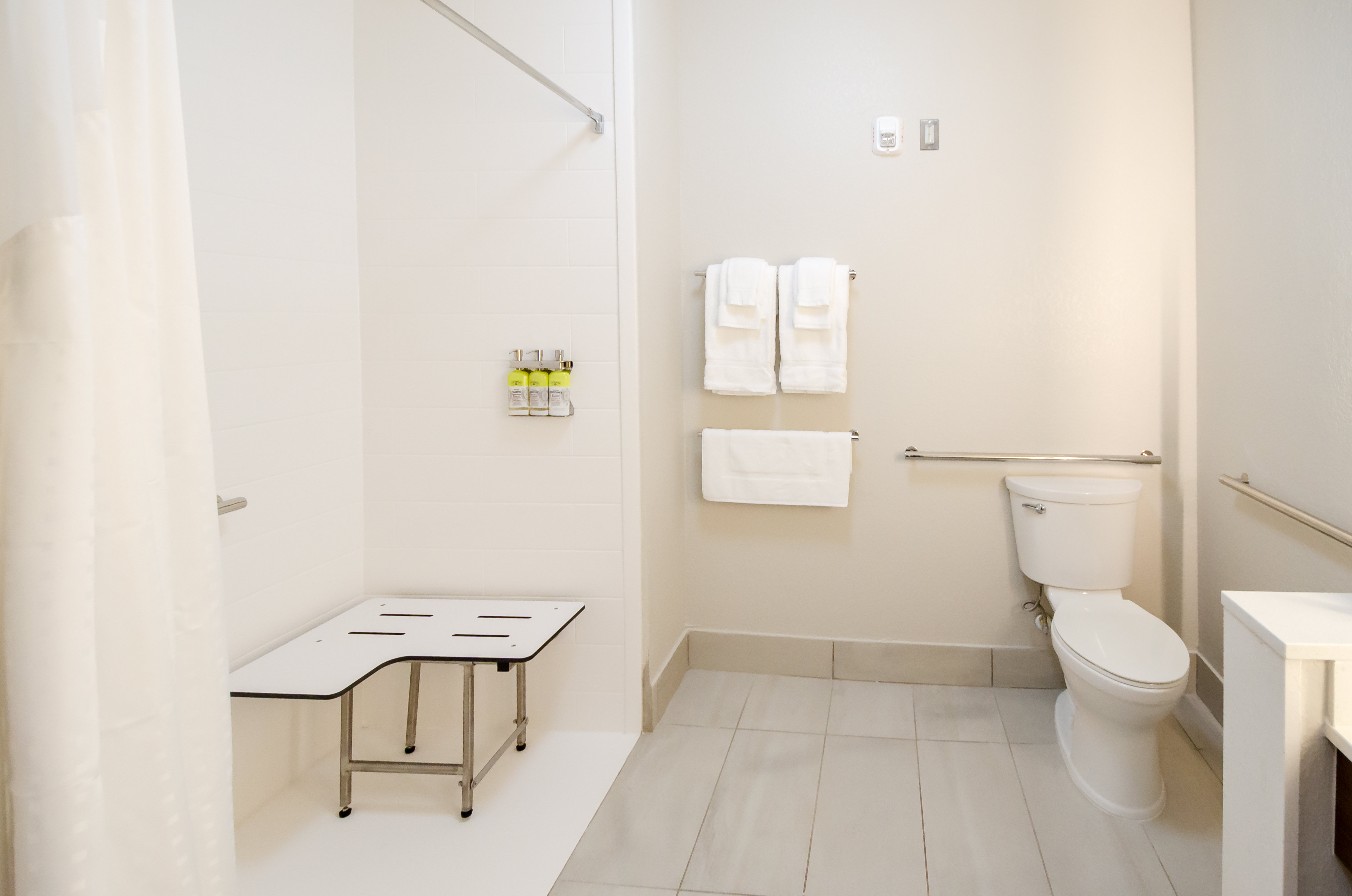 holiday inn express and suites taylor an ihg hotel