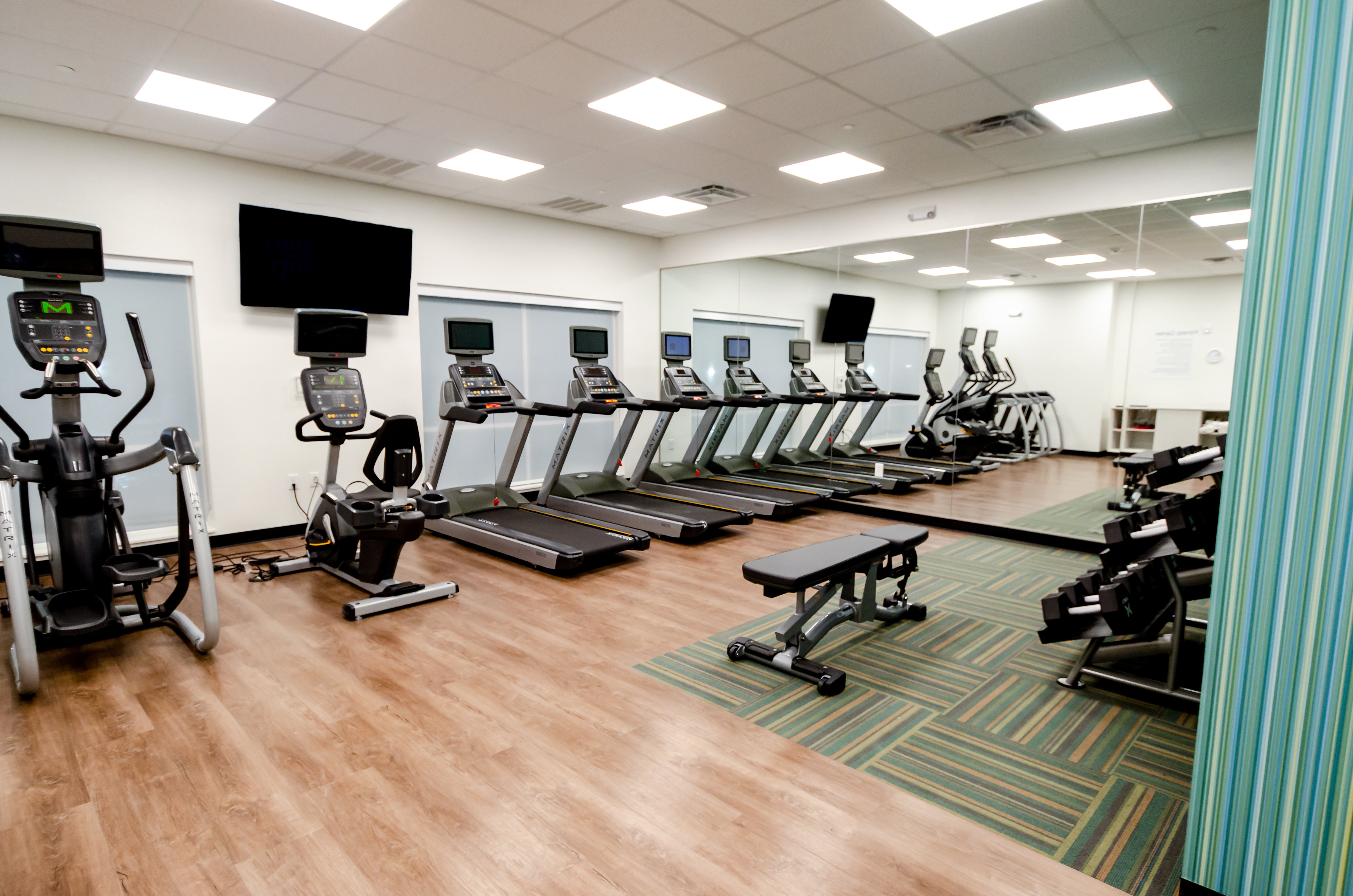 holiday inn express and suites taylor an ihg hotel