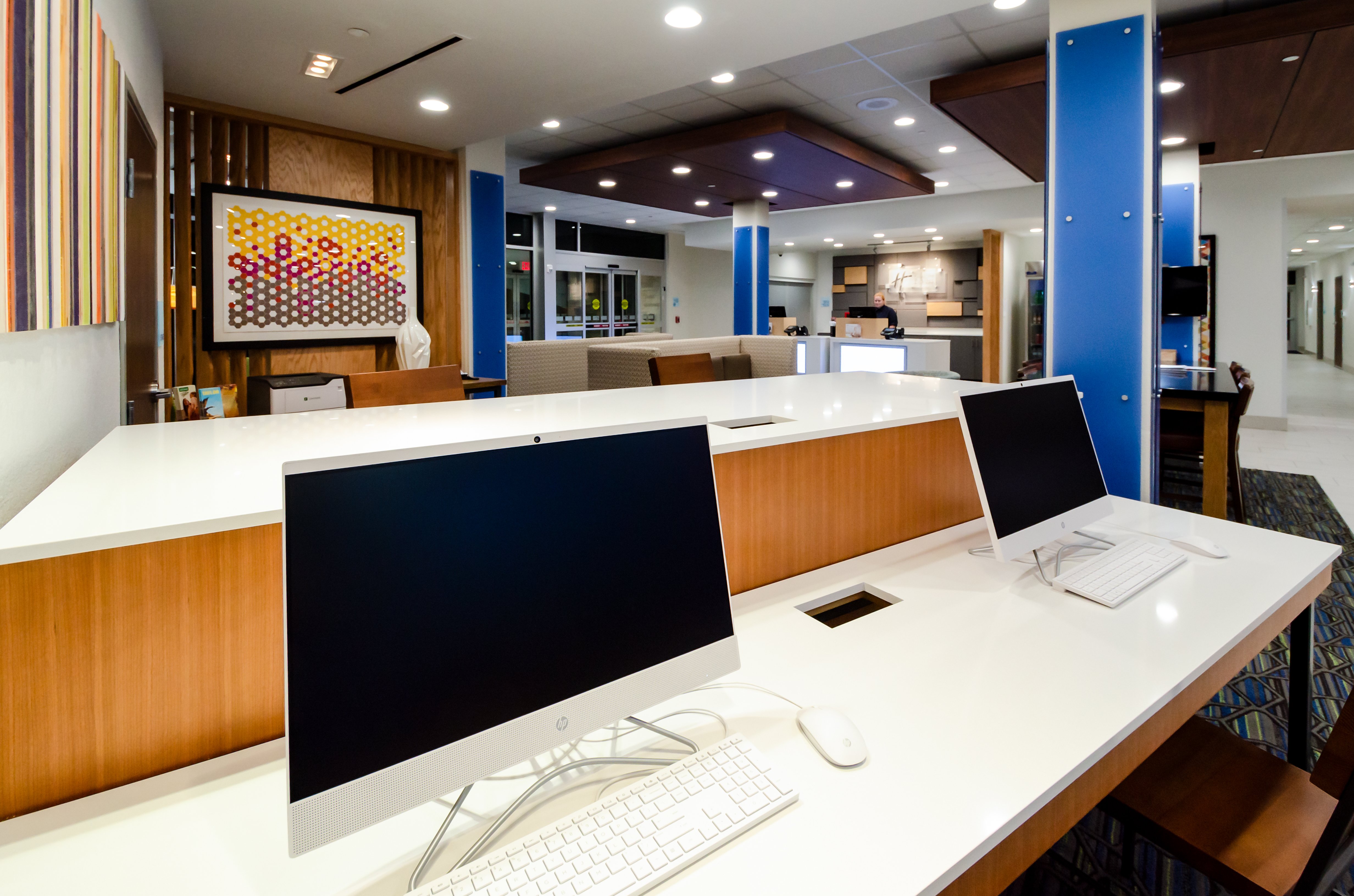 holiday inn express and suites taylor an ihg hotel