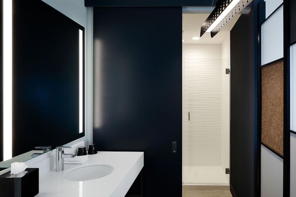 aloft columbus university district