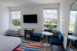 aloft columbus university district