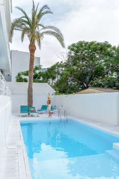 azure mare hotel