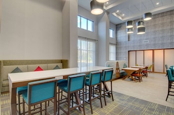 hampton inn and suites portland west