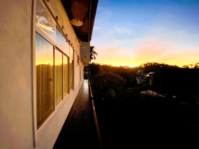 poomaz peace palace ella