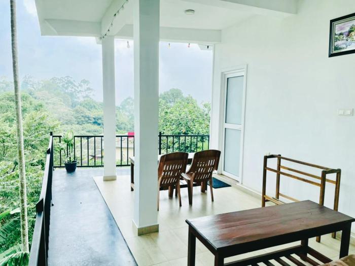 poomaz peace palace ella