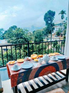 poomaz peace palace ella