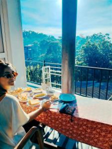 poomaz peace palace ella