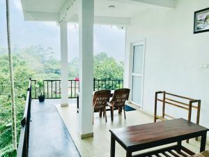 poomaz peace palace ella