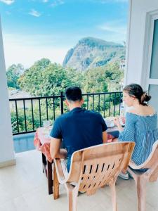 poomaz peace palace ella