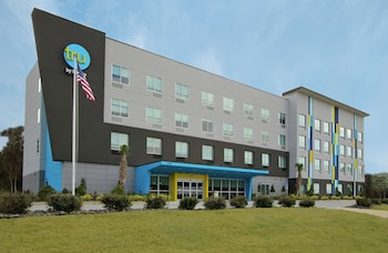 tru by hilton mobile