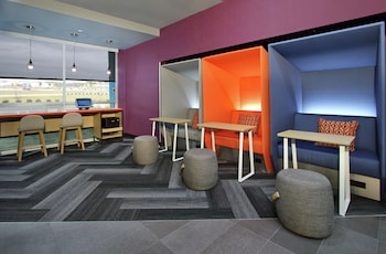 tru by hilton mobile