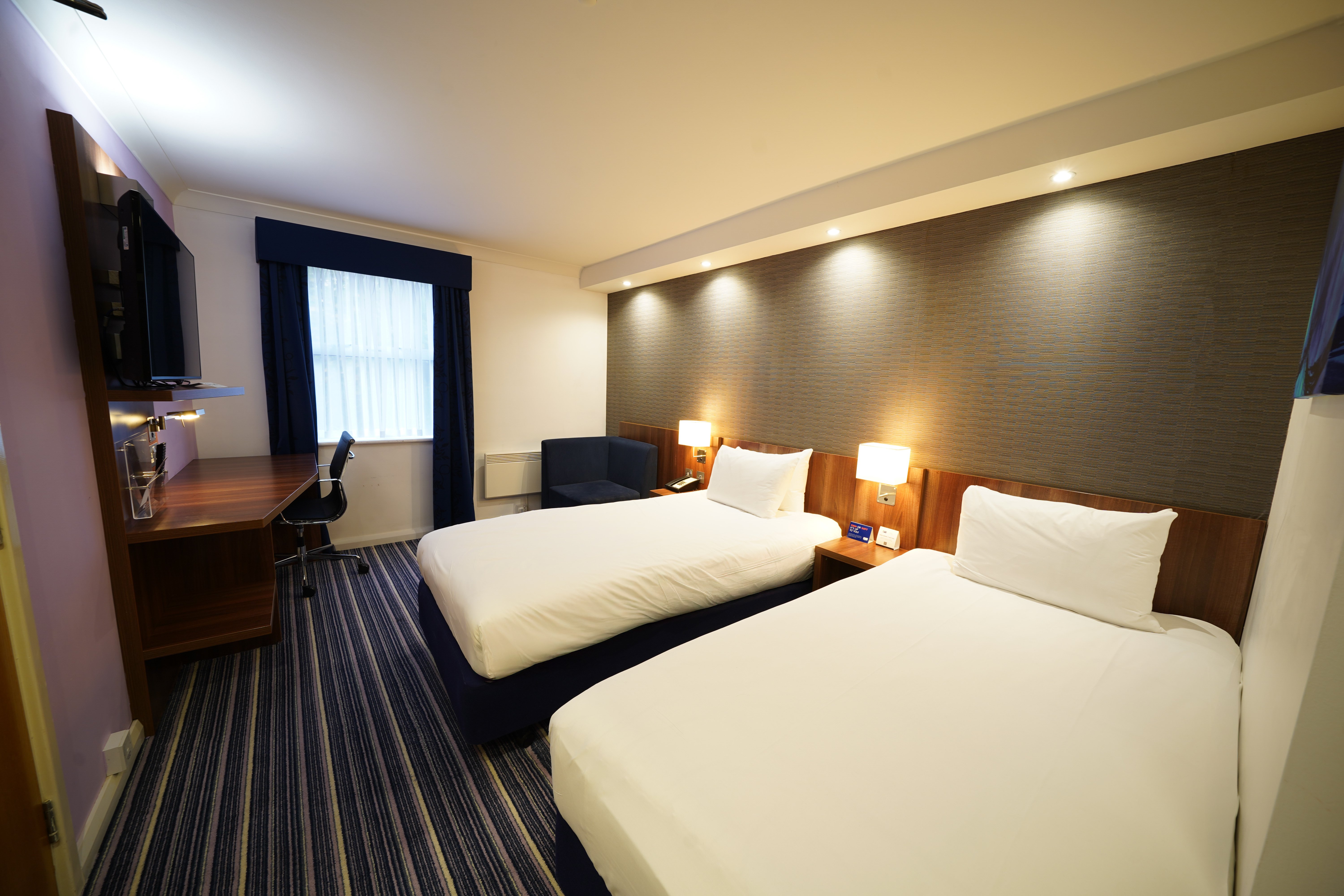 holiday inn express glenrothes by ihg