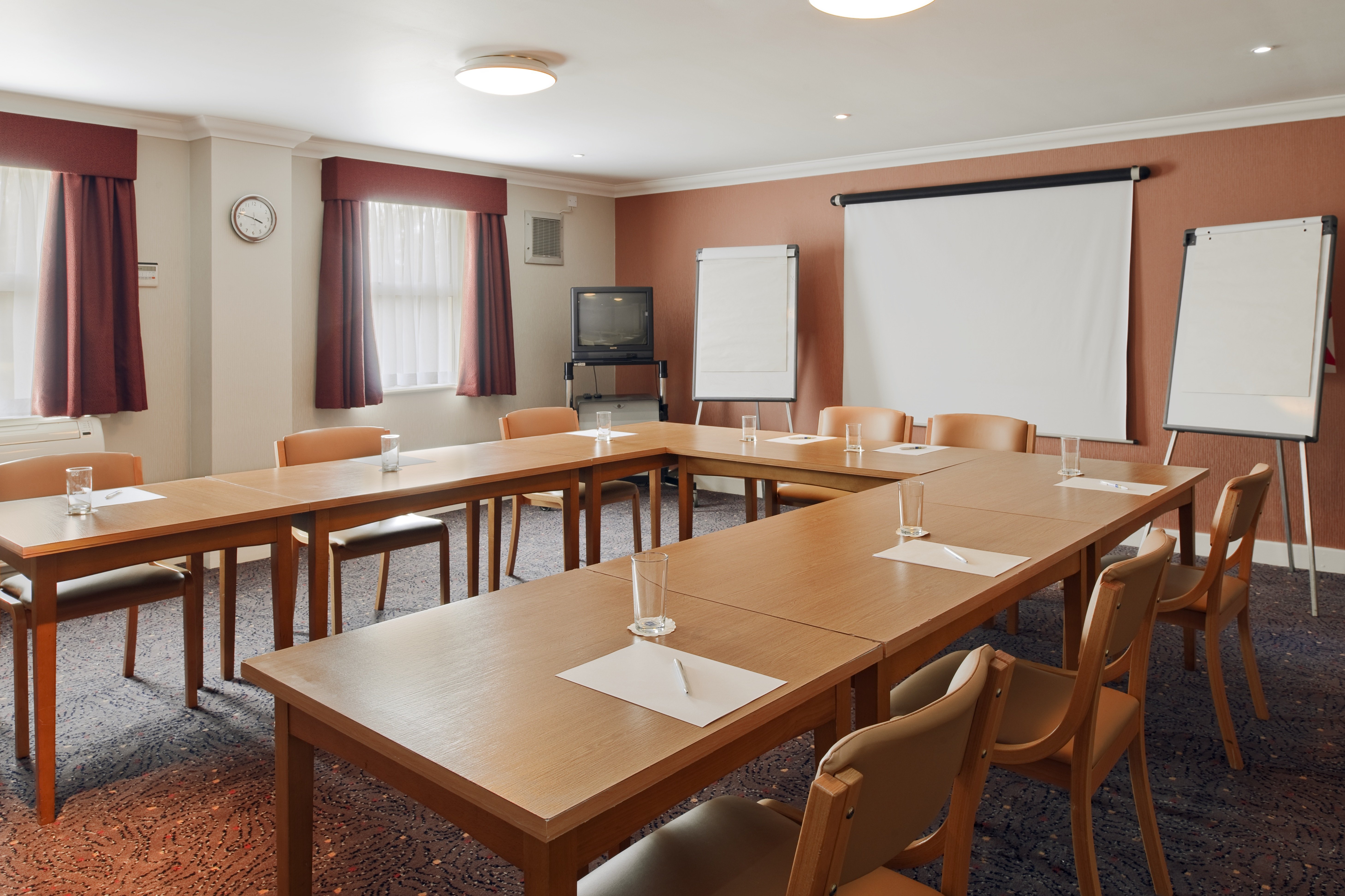 holiday inn express glenrothes by ihg