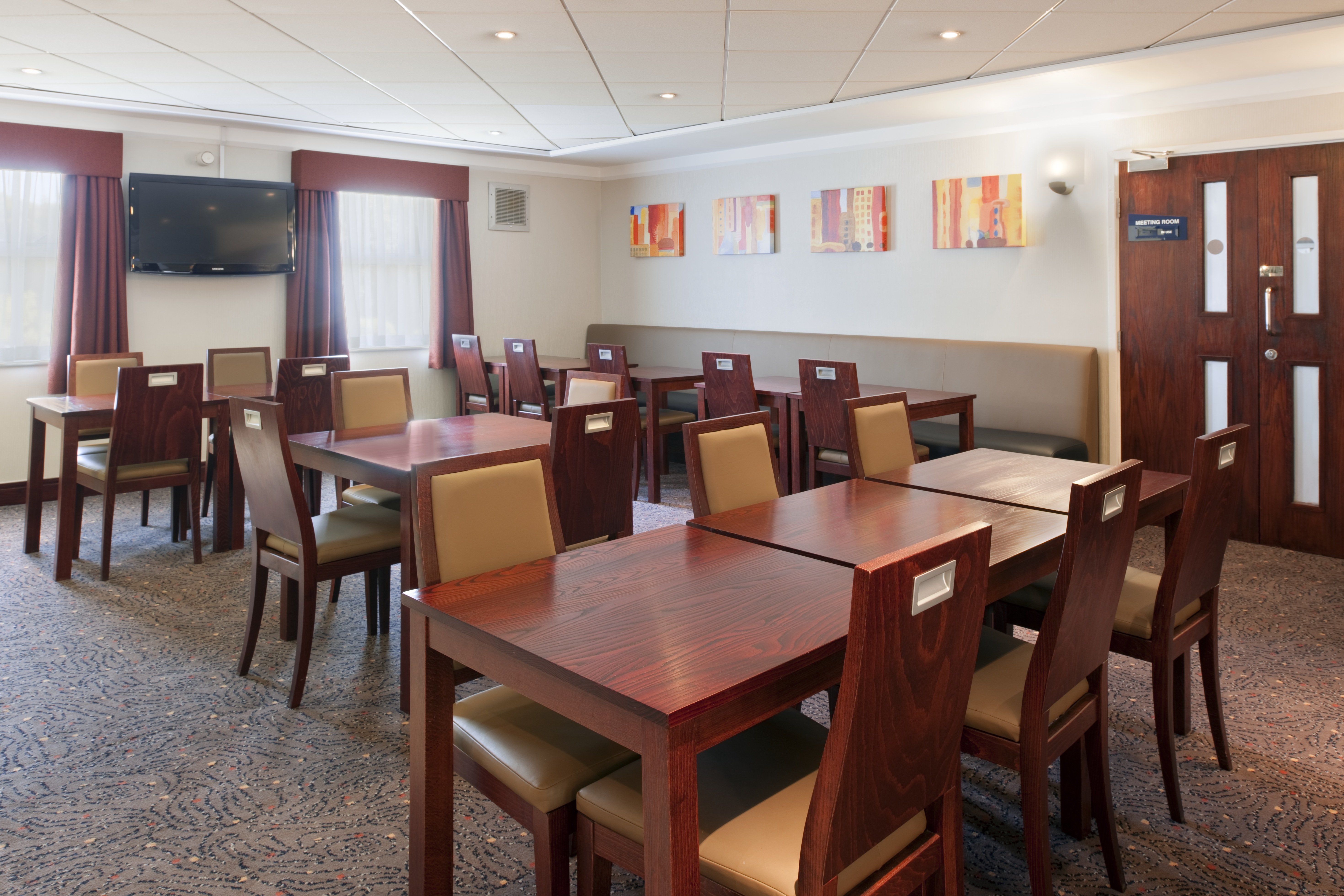 holiday inn express glenrothes by ihg