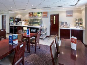 holiday inn express glenrothes by ihg