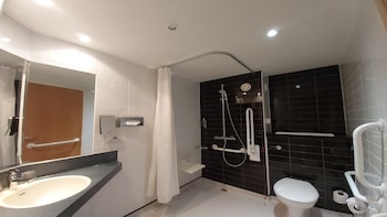 Holiday Inn Express Glenrothes By Ihg,Fife>>Edinburgh,3 star