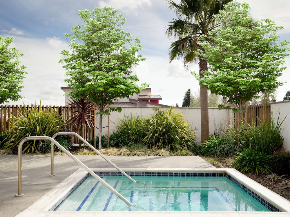 hotel centro sonoma wine country tapestry collection hilton