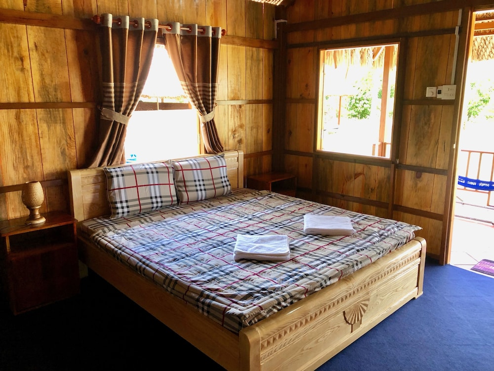 mekong daniel bungalow