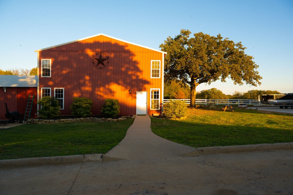 lone star lodge and marina