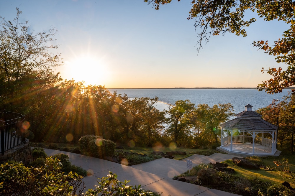 lone star lodge and marina