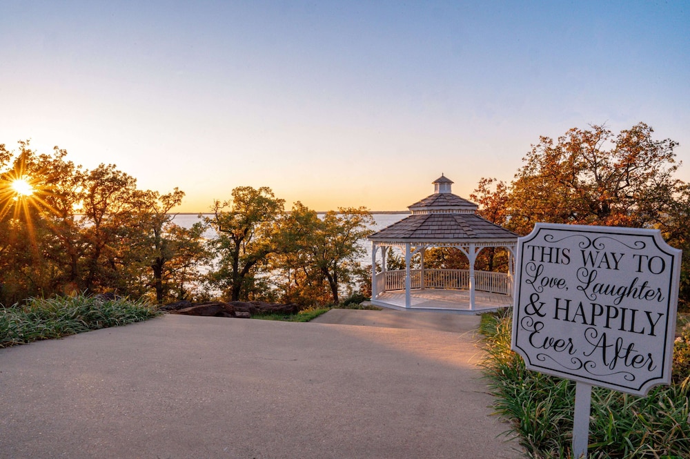 lone star lodge and marina